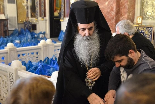 Προσφορά 7.500 δεμάτων αγάπης από τον Μητροπολίτη Πειραιώς (εικόνες)